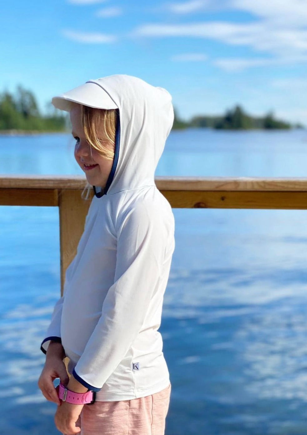 UV-tröja med integrerad keps – UPF 50